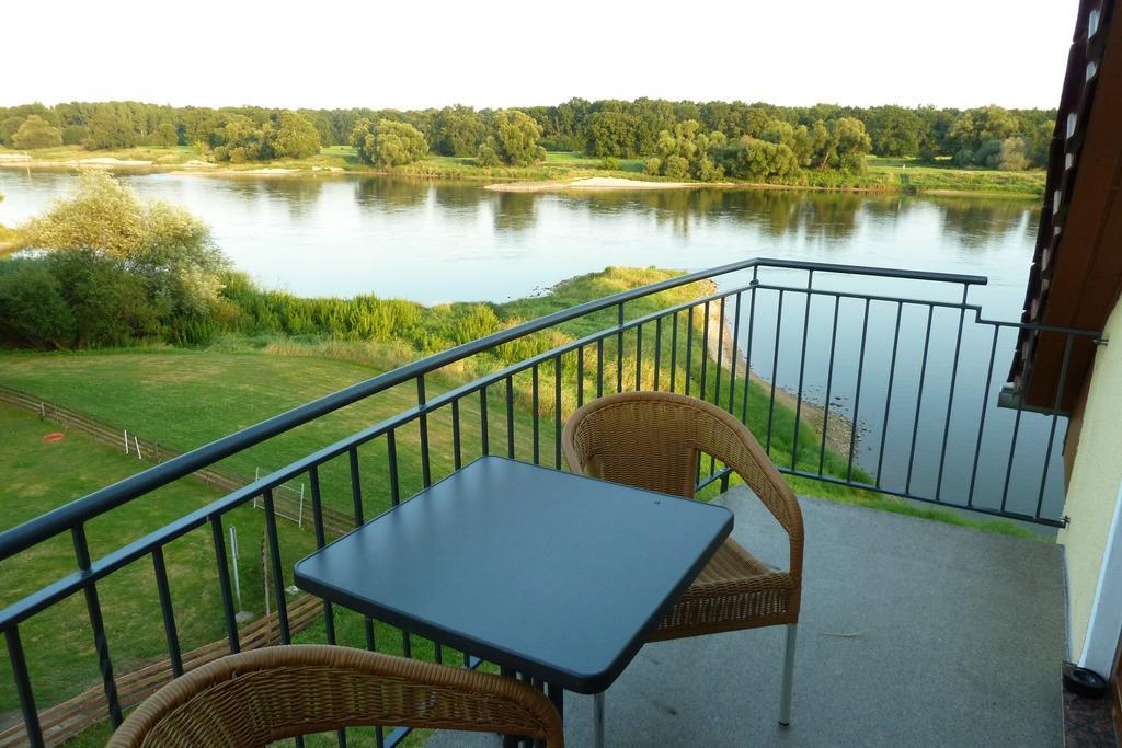 Elbterrassen Zu Brambach Hotell Dessau-Rosslau Exteriör bild