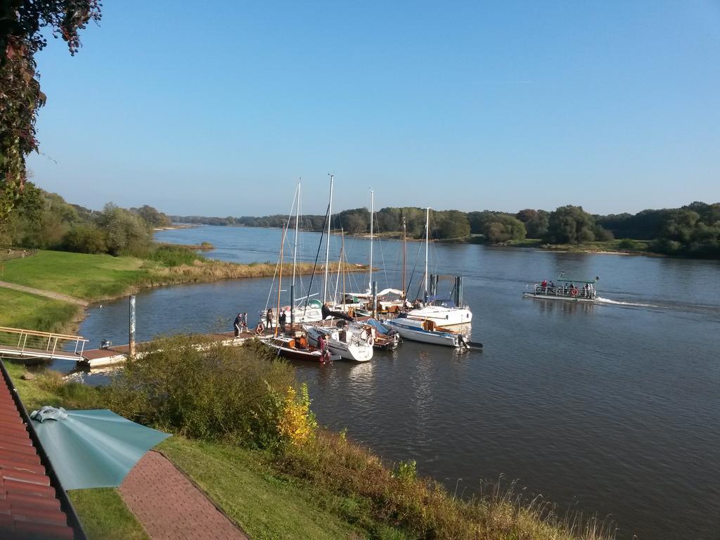 Elbterrassen Zu Brambach Hotell Dessau-Rosslau Exteriör bild