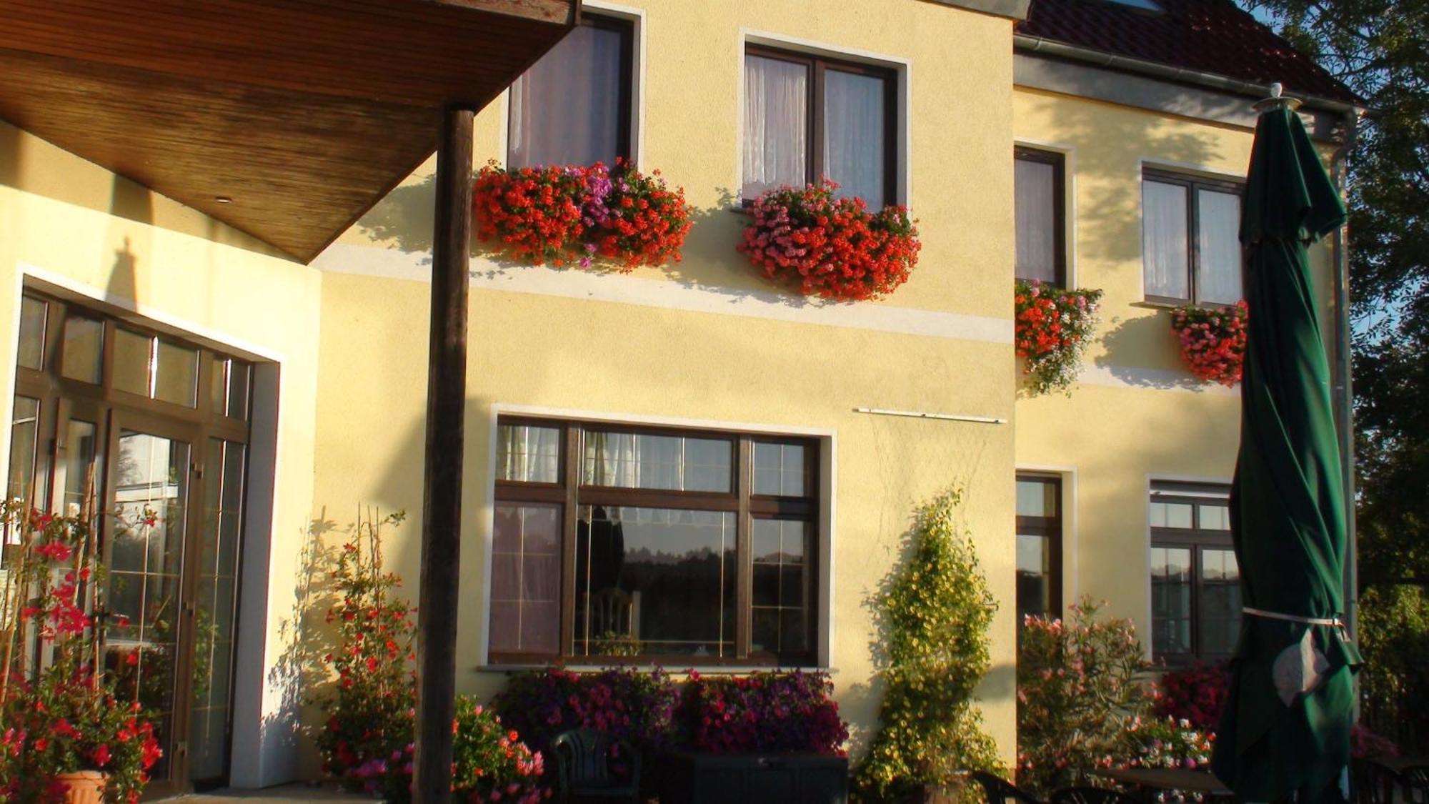 Elbterrassen Zu Brambach Hotell Dessau-Rosslau Exteriör bild