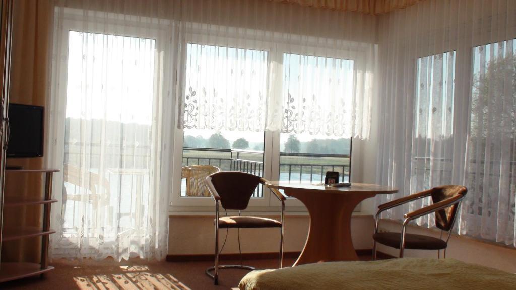 Elbterrassen Zu Brambach Hotell Dessau-Rosslau Exteriör bild