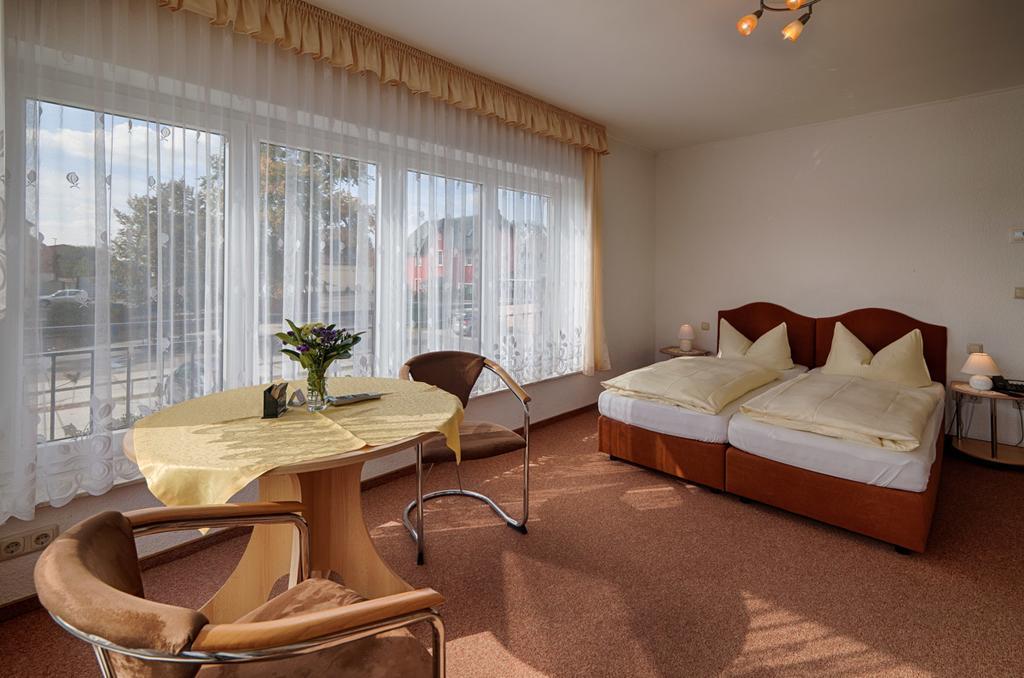 Elbterrassen Zu Brambach Hotell Dessau-Rosslau Exteriör bild