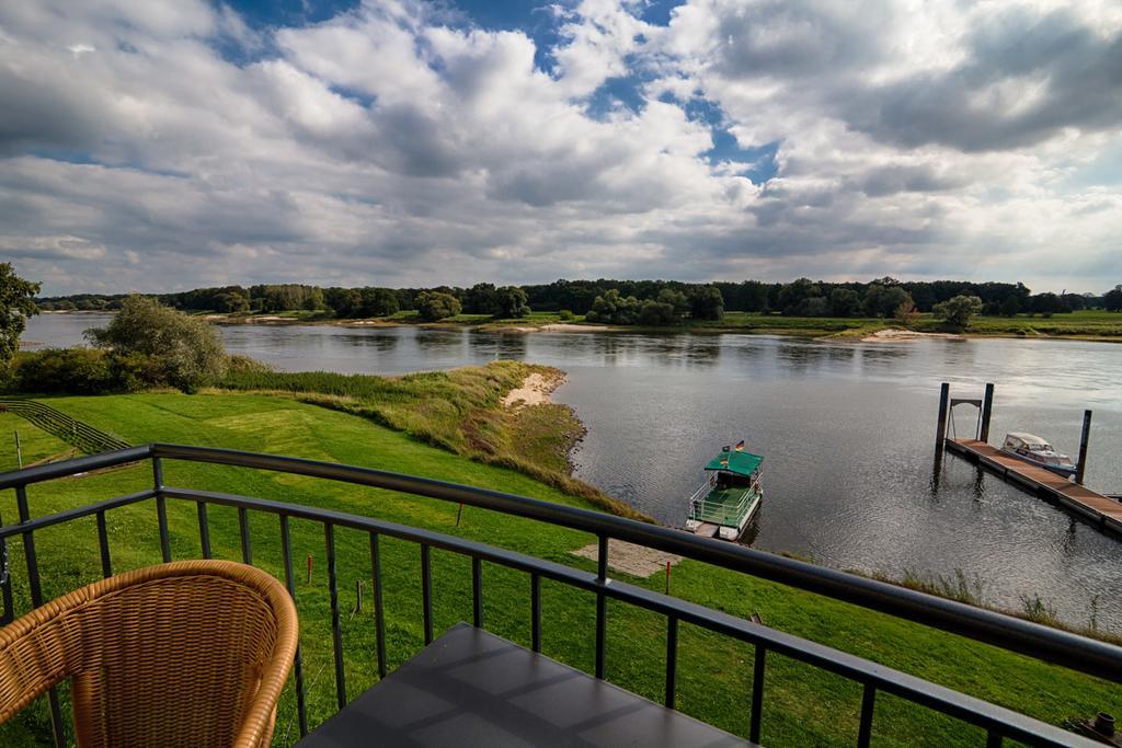 Elbterrassen Zu Brambach Hotell Dessau-Rosslau Exteriör bild