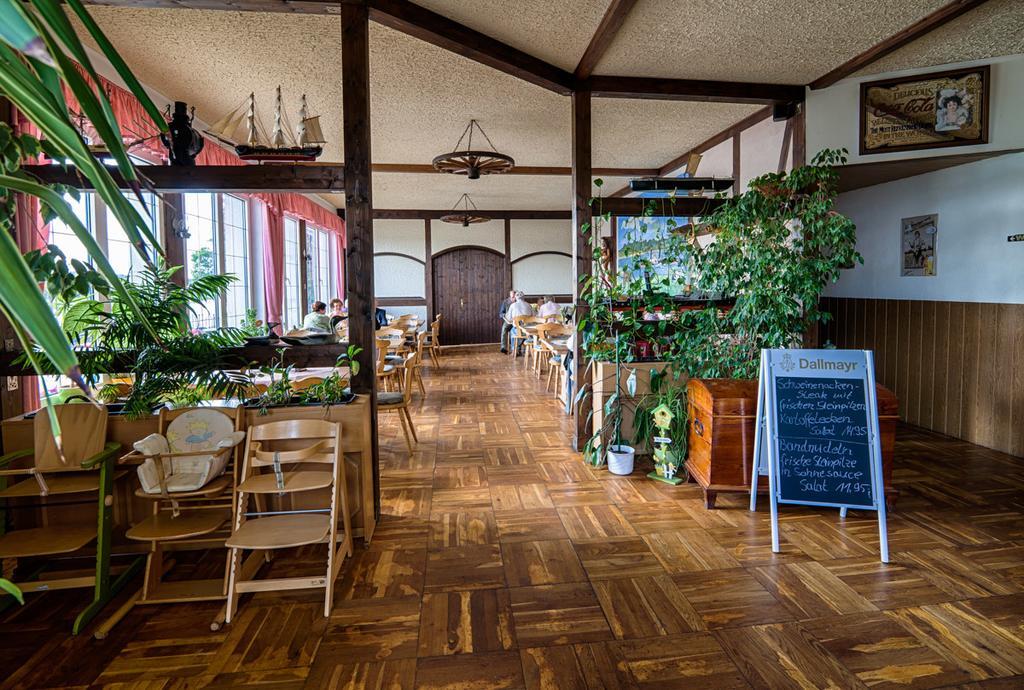 Elbterrassen Zu Brambach Hotell Dessau-Rosslau Exteriör bild