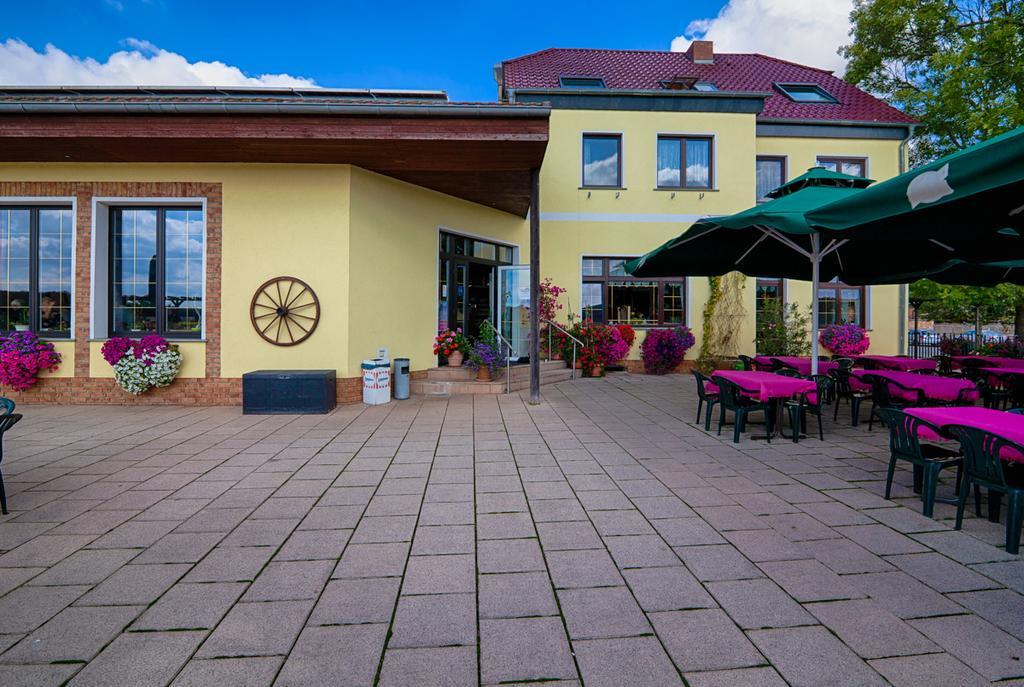 Elbterrassen Zu Brambach Hotell Dessau-Rosslau Exteriör bild
