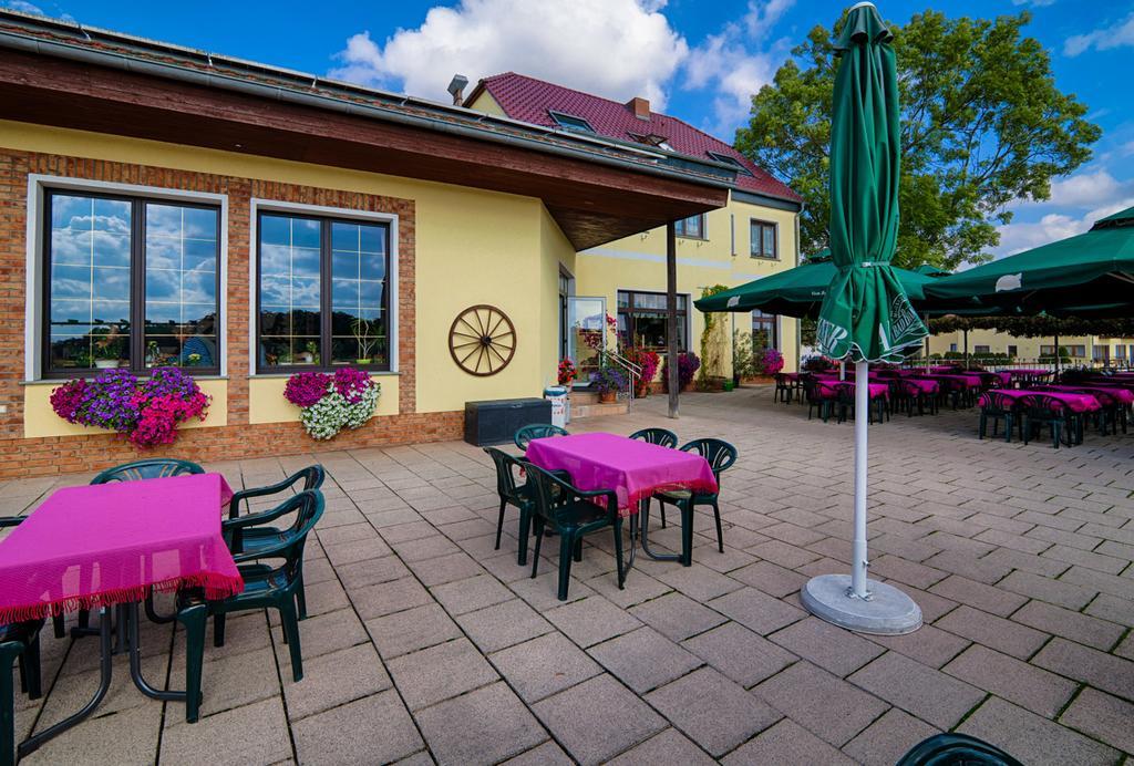 Elbterrassen Zu Brambach Hotell Dessau-Rosslau Exteriör bild