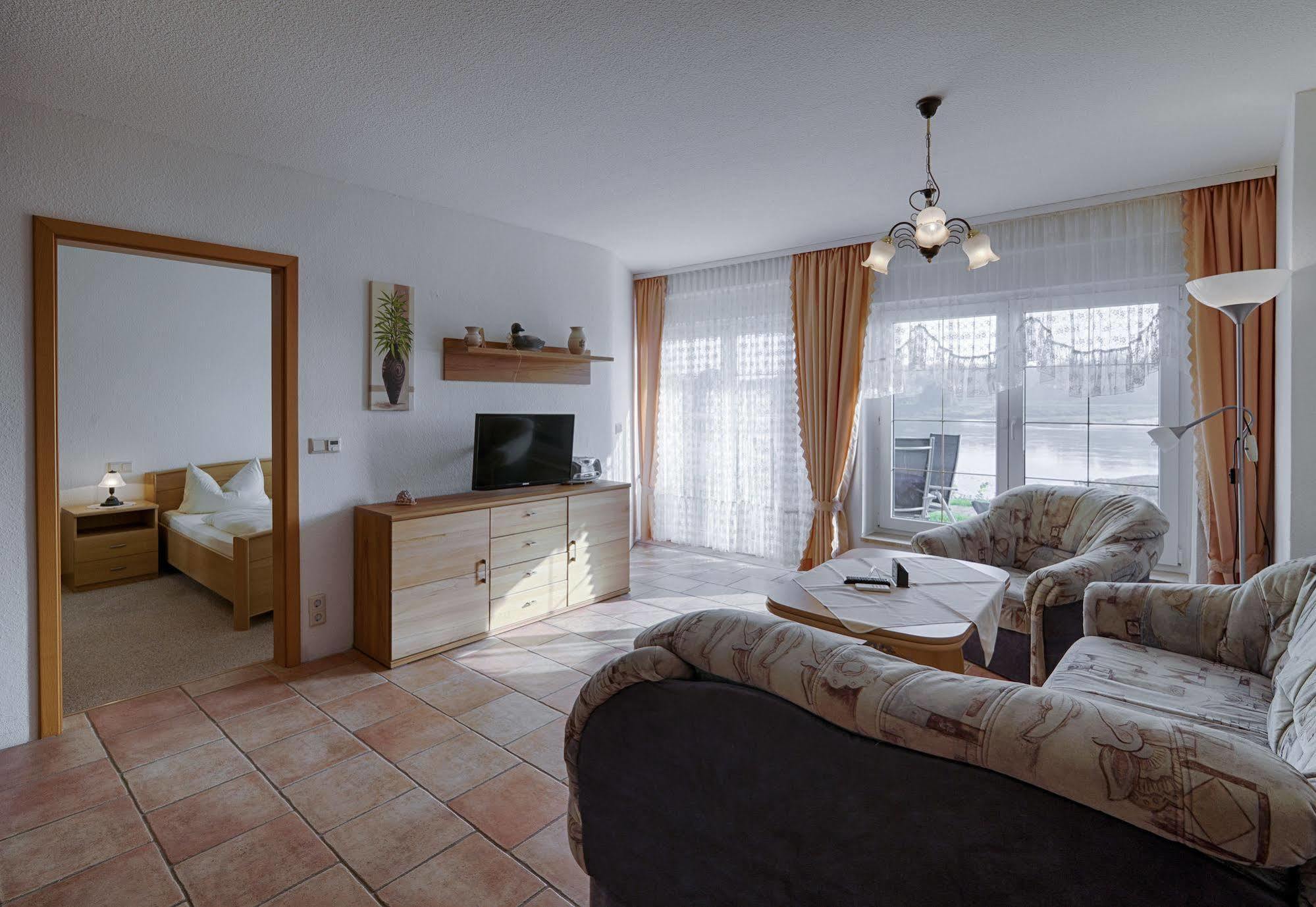 Elbterrassen Zu Brambach Hotell Dessau-Rosslau Exteriör bild