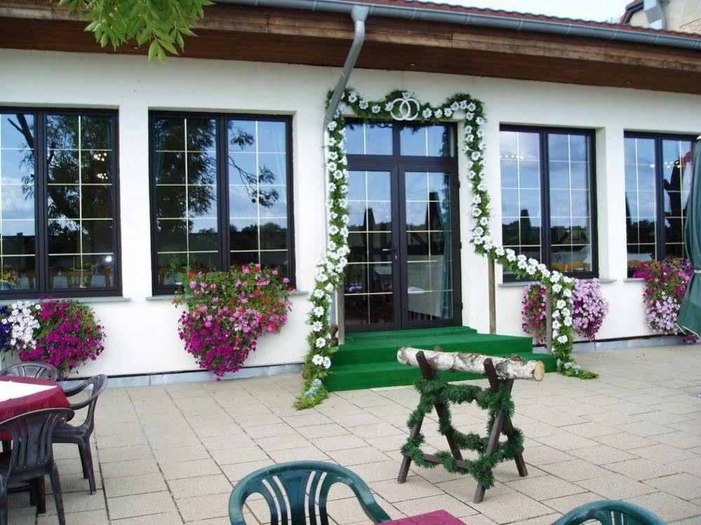Elbterrassen Zu Brambach Hotell Dessau-Rosslau Exteriör bild